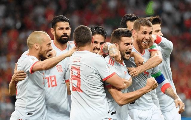 你讲不讲理啊C罗?西班牙打的这么好,你三脚射