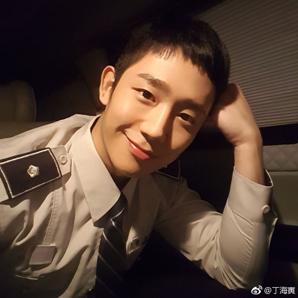 《经常请吃饭的漂亮姐姐》男主角丁海寅了解一