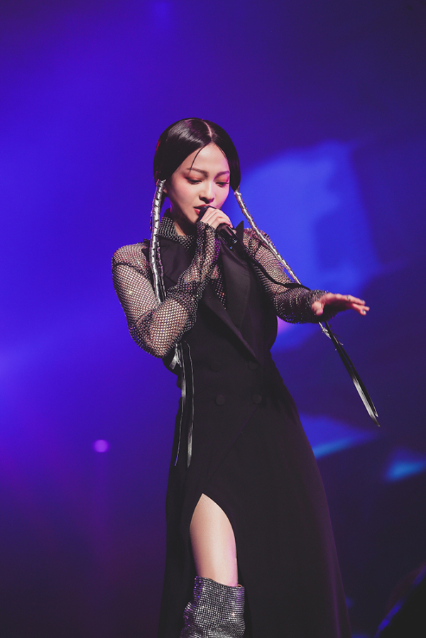 张韶涵演唱会大秀高音实力(图3) 张韶涵演唱会大秀高音实力(图3)