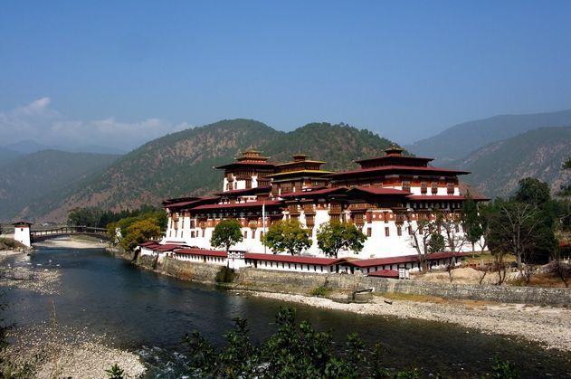 唯一未与中国建交的亚洲国家,曾向中国称臣千