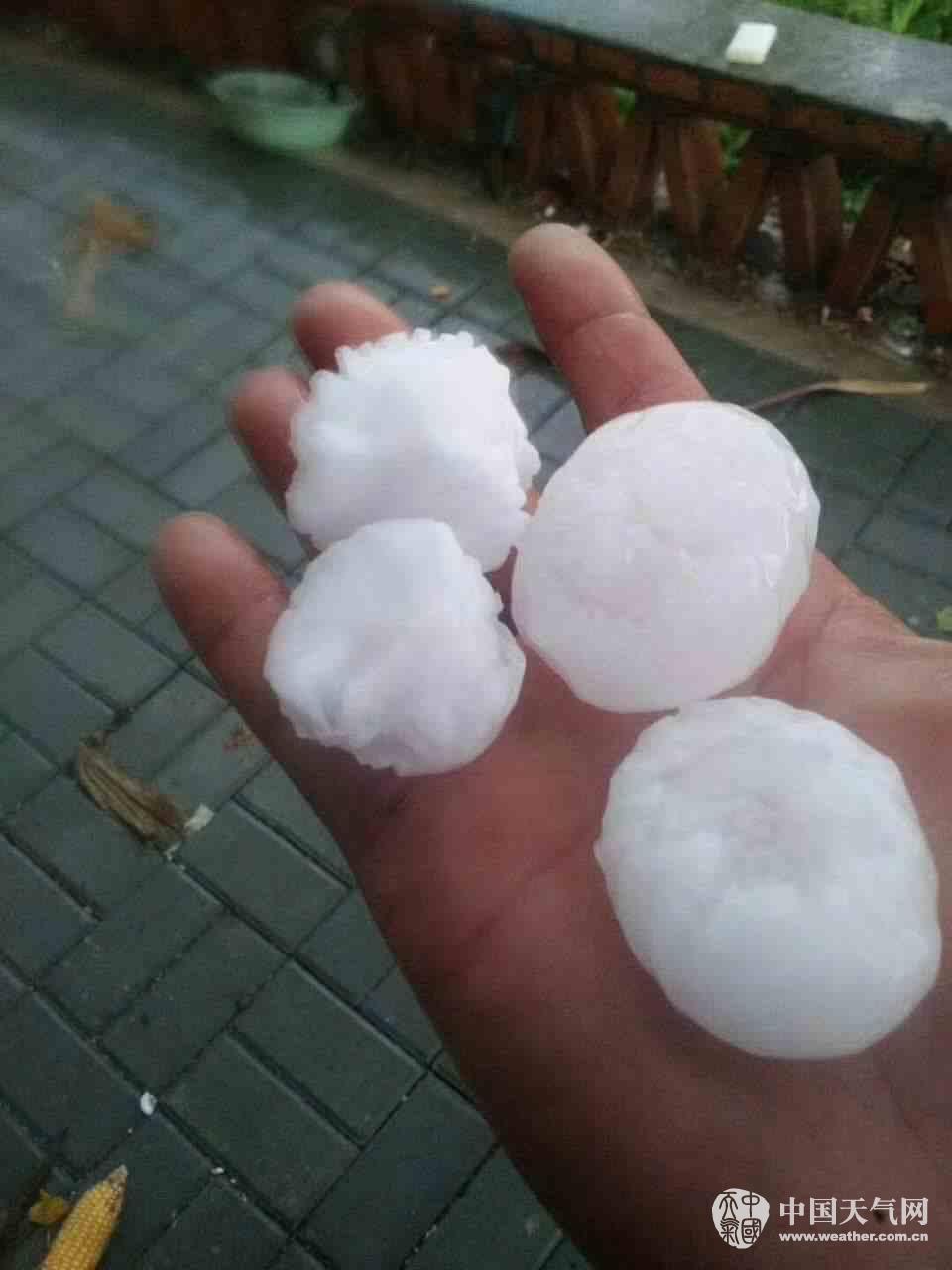 珲春:天降冰雹大如鸭蛋