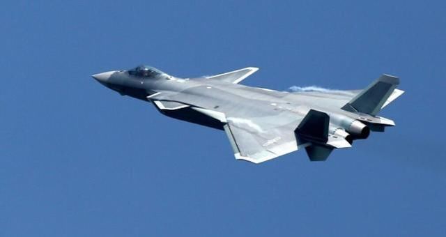 700架歼20意味着啥?网友热议,美国隐形战机的