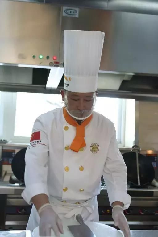 美国烹饪学院院长称赞新东方烹饪让我深信,世