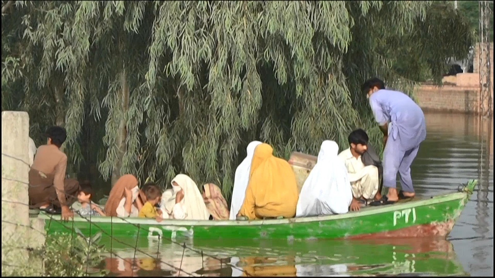 巴基斯坦洪灾已致近千人丧生 数千人被疏散 巴基斯坦洪灾已致近千人丧生 数千人被疏散