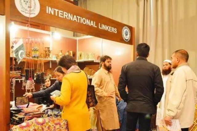 中国游客在巴基斯坦,直言是中国人能不能便宜