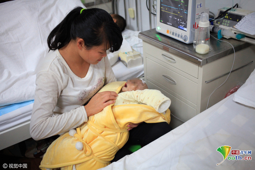 新妈妈奶水不足婴儿"骨瘦如柴" 数百位女士献奶