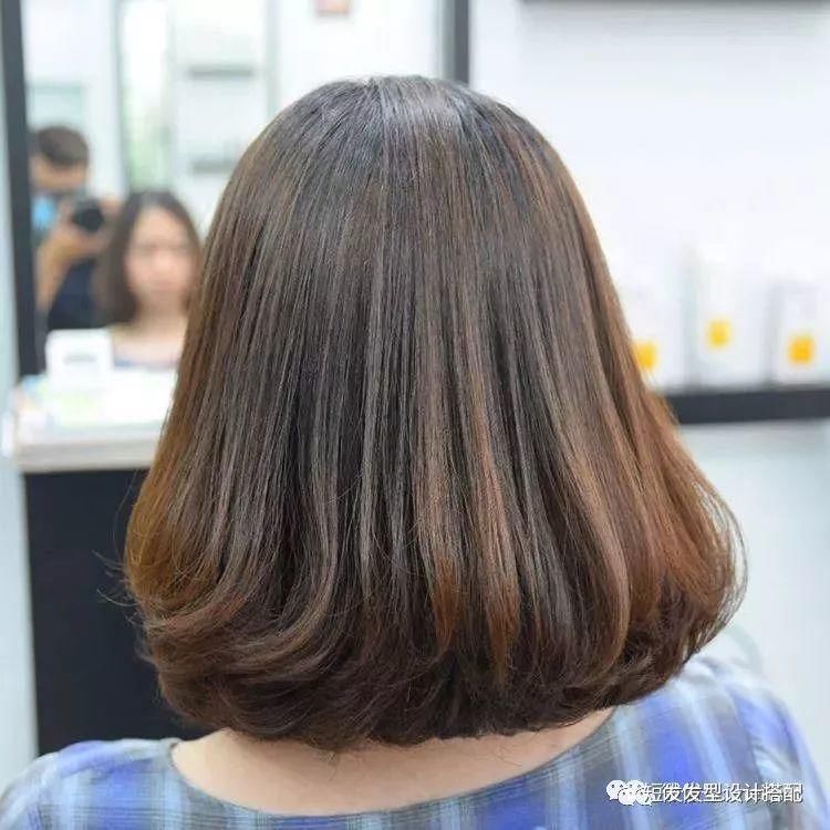 2018最新款发型到肩的头发烫发型图片
