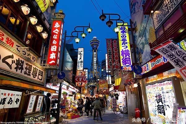 韩国人喜欢去日本旅游,没素质乱丢垃圾,被抓还