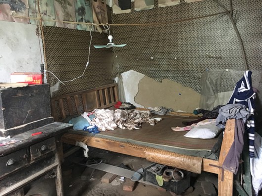 图片说明:张国华夫妇在南边土房里的卧室.