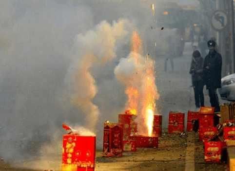 快过年了,有些农村地区为何不能放烟花爆竹,专