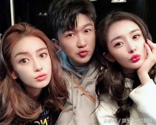 杨幂凉了,张大大跑去和赵丽颖玩,合照十指相扣