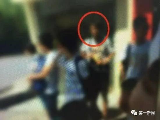 19岁女大学生公交车上遭猥亵 因恐惧未制止