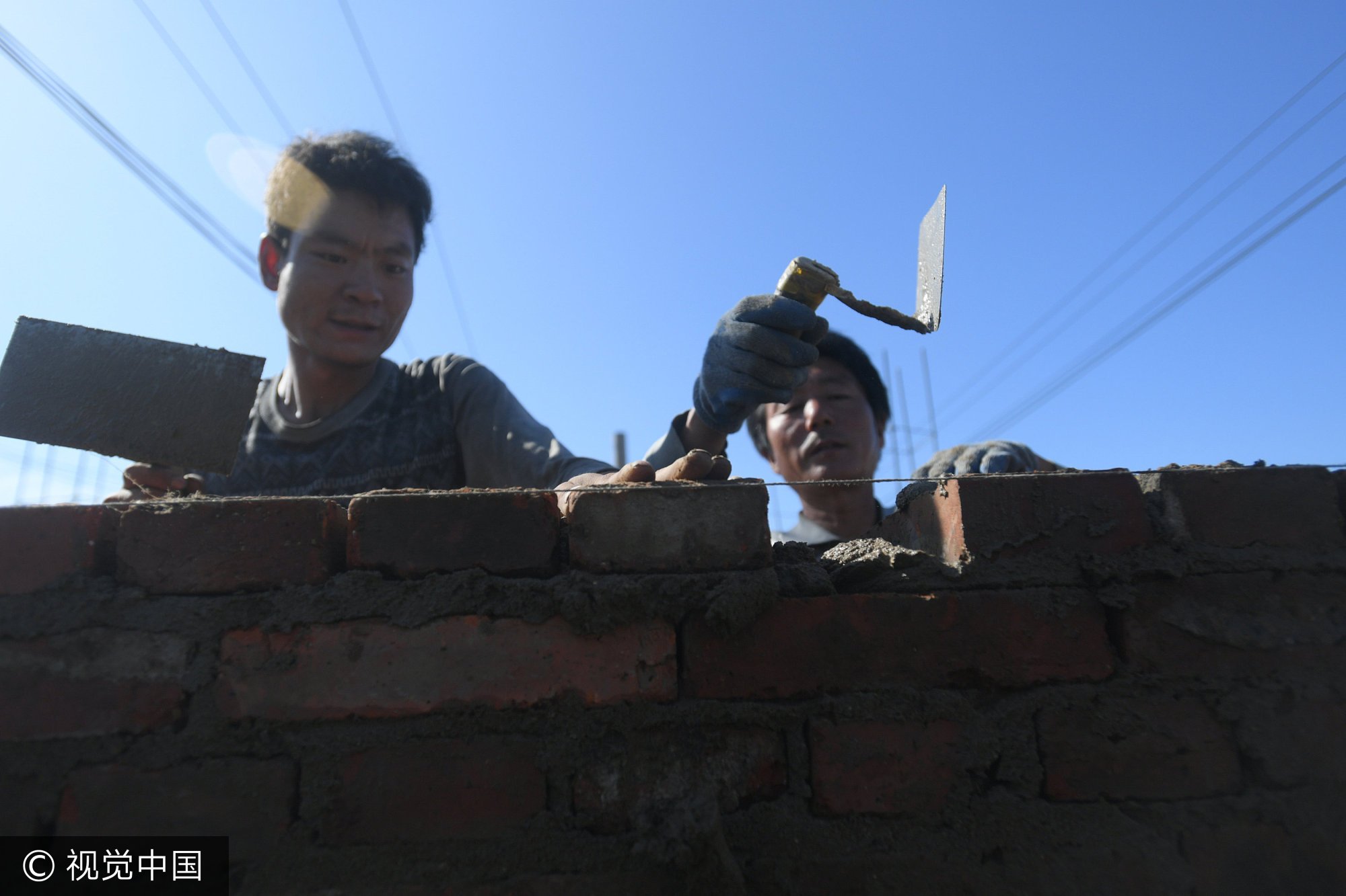 90后打工仔成包工头年赚30万:曾被赶出工地