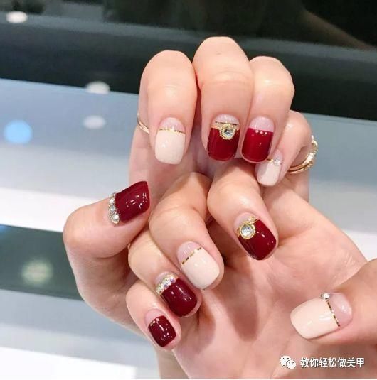 指甲短小,过年应该做什么美甲?