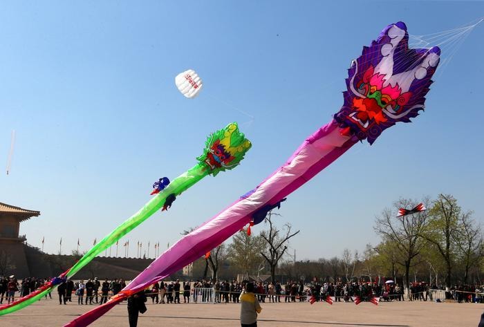 首屆絲綢之路國際風箏節現世界最大