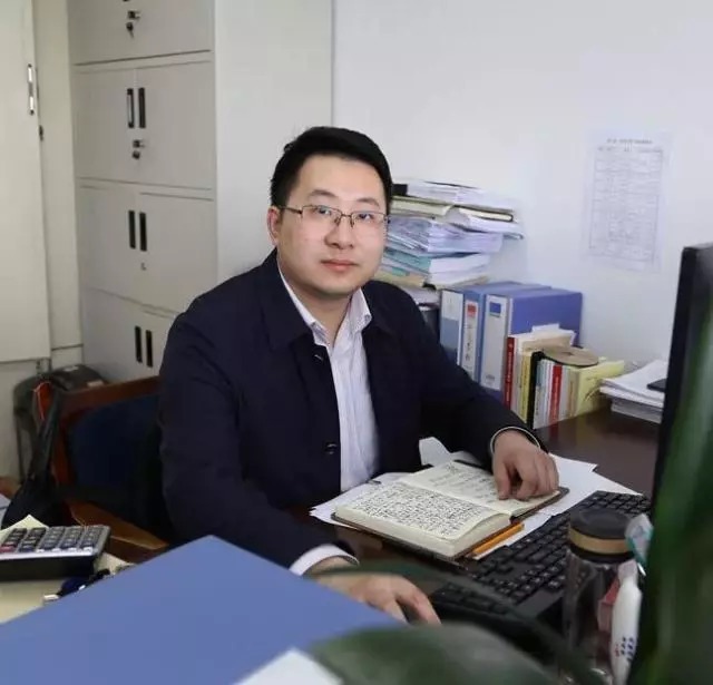 宿迁市委组织部机关干部处副处长 刘声写在时评工作"边上"钱钟书先生