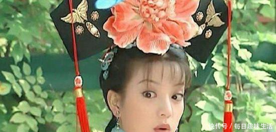 与蝴蝶玩耍的女星,唐嫣显太胖,杨幂像仙女,郑爽