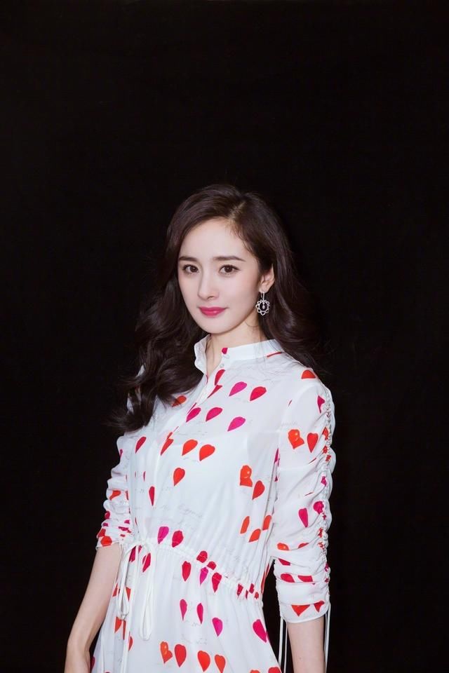 《笑着活下去》女主姚芊羽成蛇精脸,女配杨幂