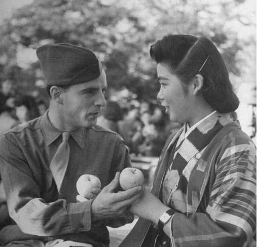 日本战败投降后,留在中国和苏联的日本女人,下