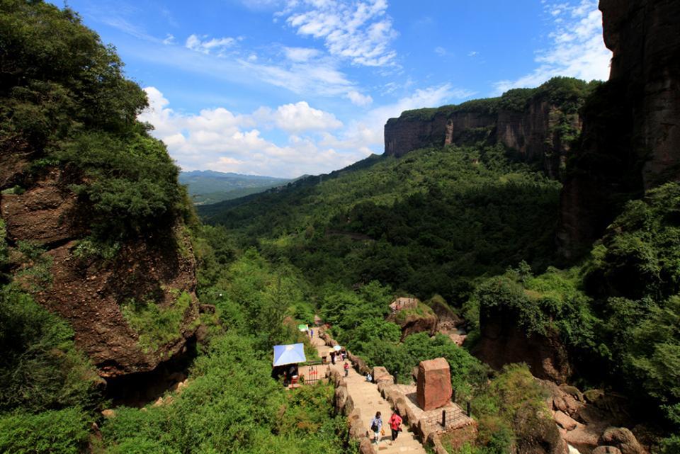 剑门蜀道:剑阁峥嵘而崔嵬,一夫当关万夫莫开_北京时间