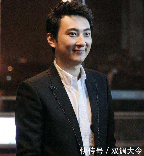 冯提莫清纯形象被毁? 再次和王思聪搭边被曝照