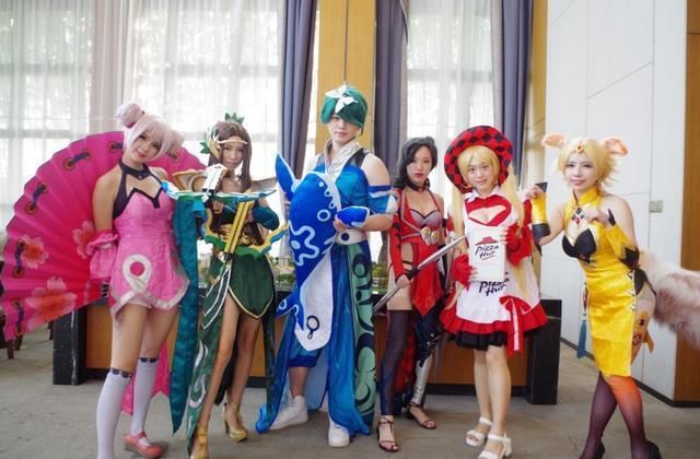 王者荣耀cosplay英雄神还原,鹿晗帅气,小乔美翻