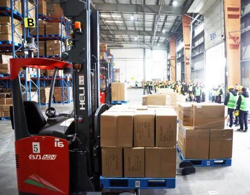 合力agv入库作业(图片来源于合力)