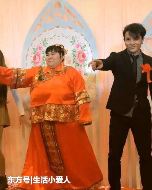 260斤女人和大叔结婚,邀请闺蜜当伴娘,结果颜