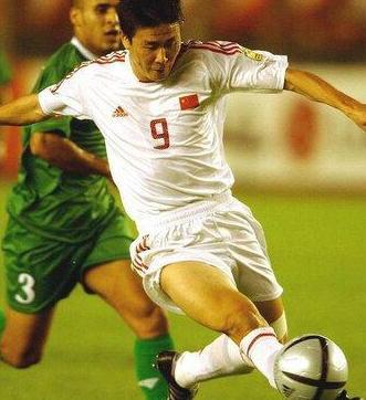 中国足球最好的前锋排名,现役一位球员上榜,第