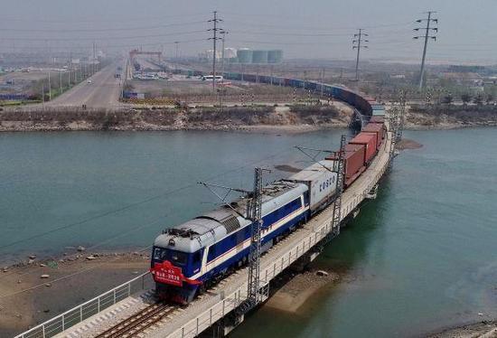 美国以色列成围攻之势:伊朗外长访华 中国1150吨物资雪中送炭