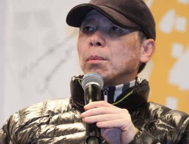 《老梁故事汇》当中梁宏达告诫观众,冯小刚实