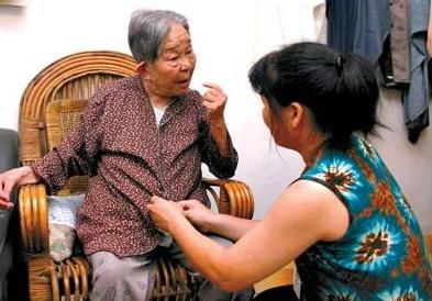 母亲去世三十年,父亲半夜梦见母亲回来了,起床