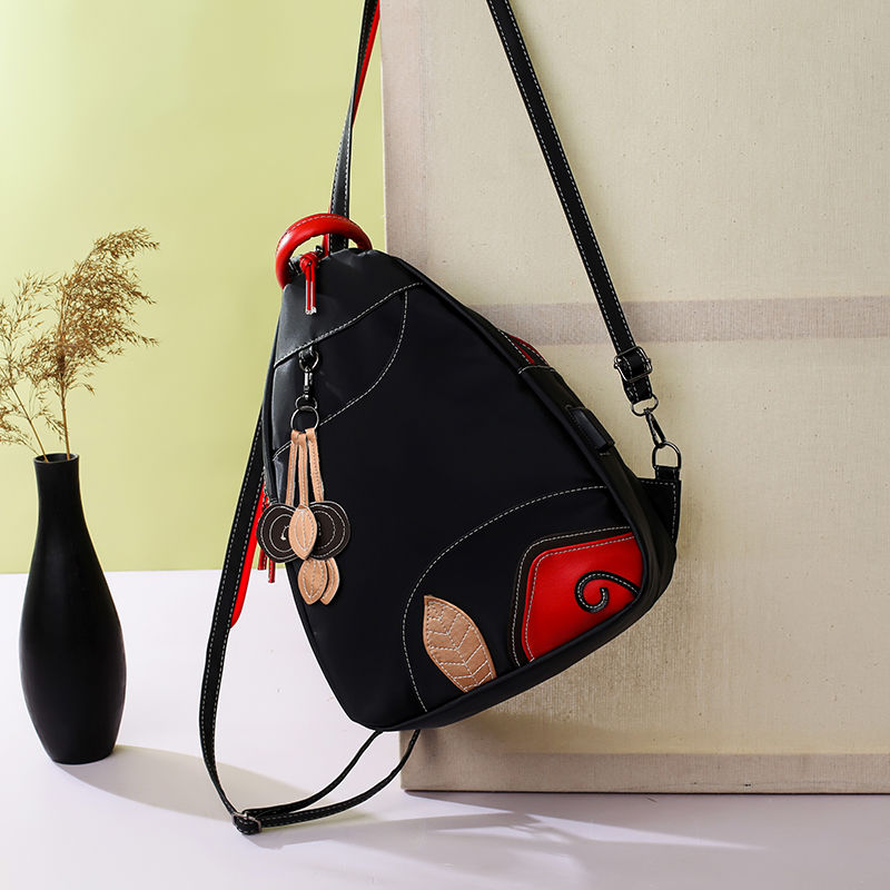 在香港,不管男女都背"万向包包,太好看了!马上买了3个