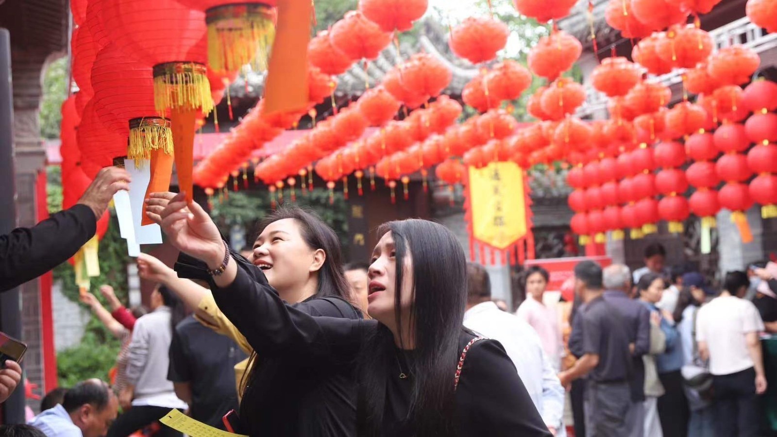 圈粉啦圈粉啦!北京“厂甸庙会”走进河南 圈粉啦圈粉啦!北京“厂甸庙会”走进河南