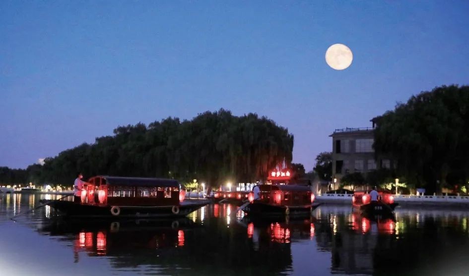 北京最美的季节丨泛舟什刹海 人在画中游_北京时间