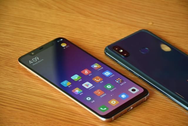 2699元的小米8到底好不好,看媒体的评价就知