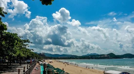 海南发全域限购政策 数万房产经纪人来到十字