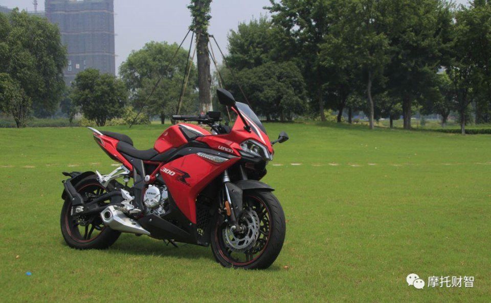 入门级跑车该有的表现他都有--隆鑫300RR动态