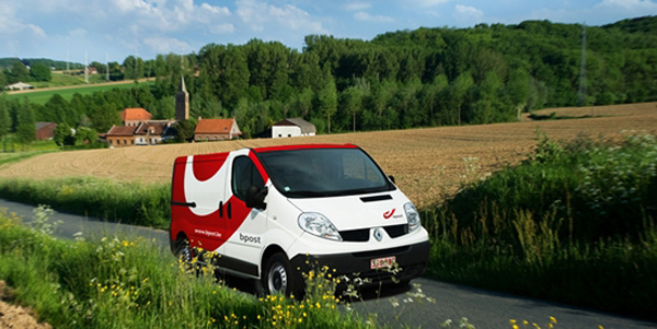 女孩投诉快递员反遭毒打:如何保障用户安全?