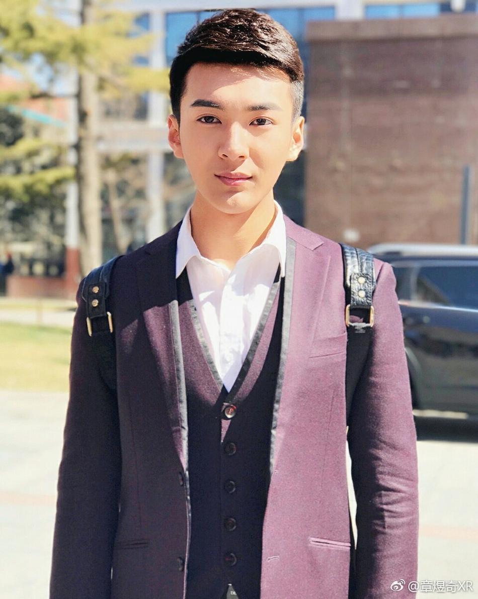 有颜也有才!艺考帅哥获三校播音专业第一