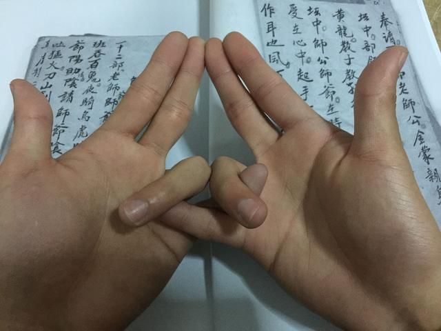 卫校女生玩了这个游戏后,哭喊着要辍学?!阳榆