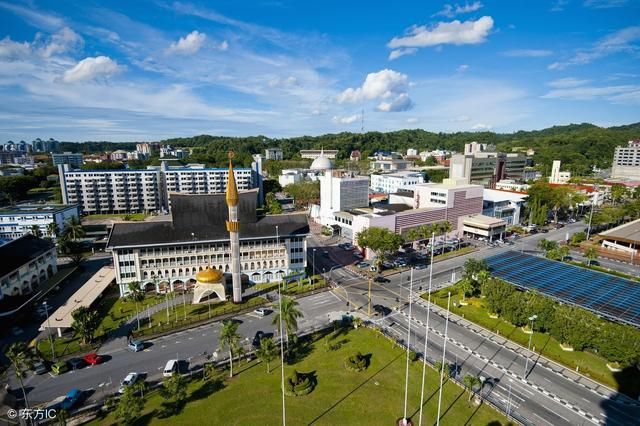 亚洲最富裕国家认这位中国人为始祖,人均一辆