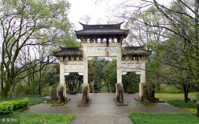 100句古诗句描写骄阳似火的夏天,提到夏天可别