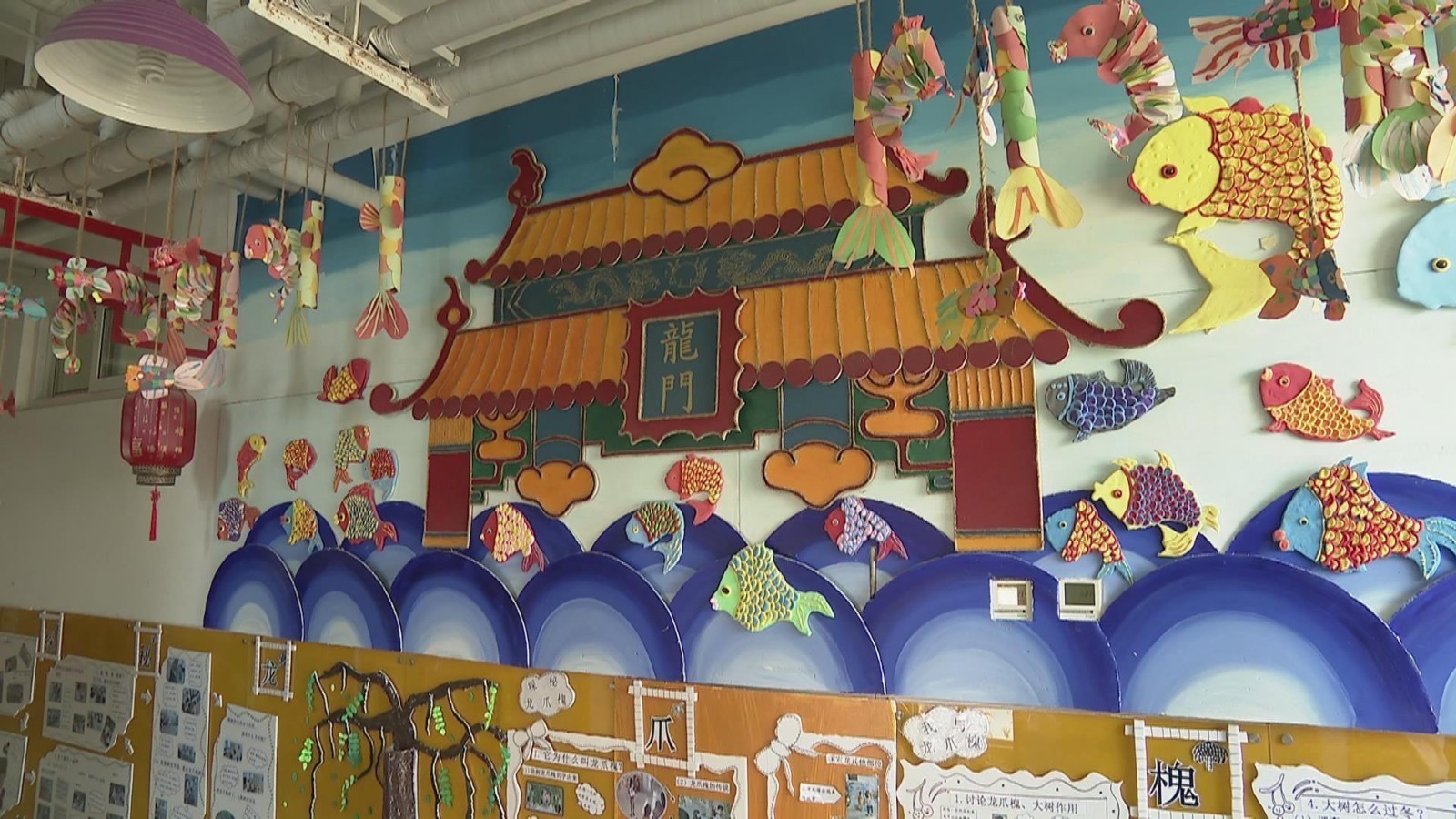 舞龙翻飞入校园 传统文化代代传 舞龙翻飞入校园 传统文化代代传