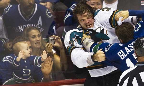 NHL科普 暴揍对手不犯规?冰球为何 NHL科普 暴揍对手不犯规?冰球为何