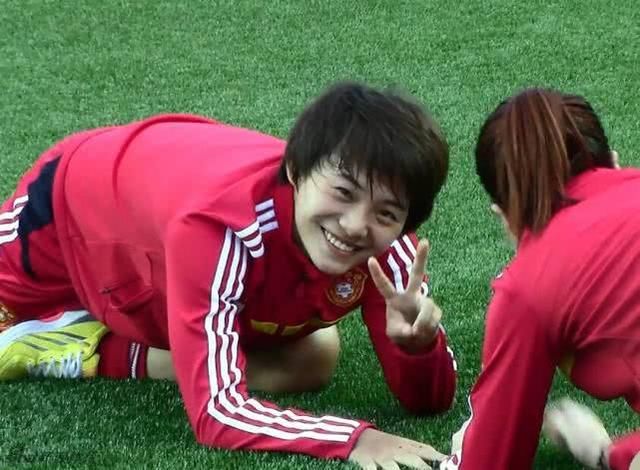 终有国足球员又进欧洲五大联赛!但跟白斩鸡没