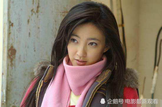 与阿穆隆,王睿合作主演青春悬疑电影《八十一格》,在片中饰演女主角"