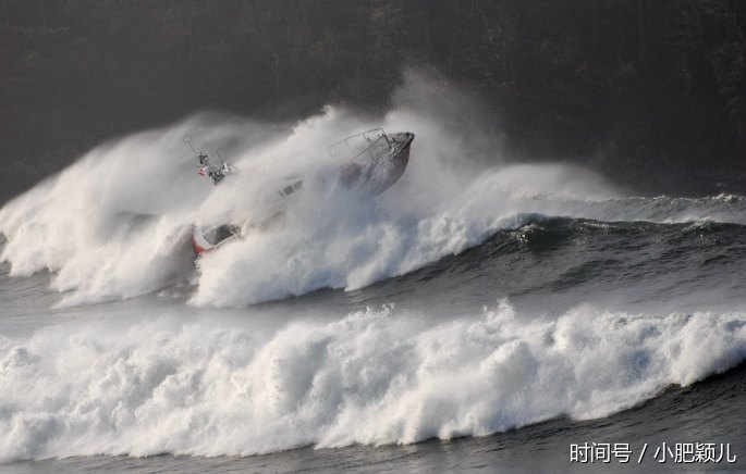 太平洋邊上的這島巨浪翻滾似海嘯,遊客有增無減,陳赫前妻也贊好