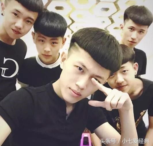 牌牌琦封杀之后,首次小号开播。发声安慰粉丝