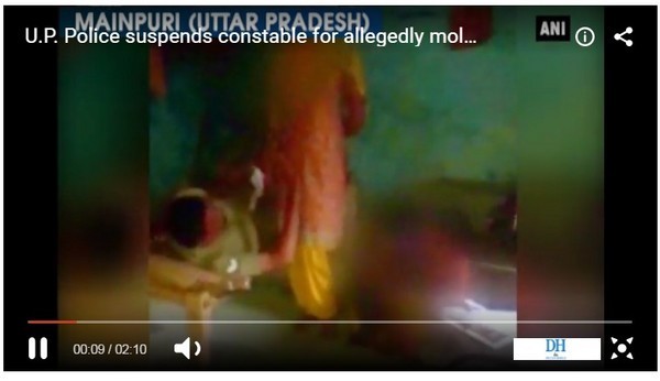 印度2名少女遭猥亵去报案 结果又被色警察调戏 印度2名少女遭猥亵去报案 结果又被色警察调戏